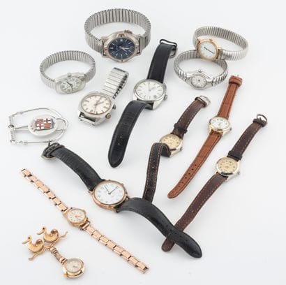 Lot of various wrist watches including ARTOP...

Wear,...