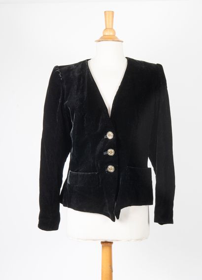 Yves Saint LAURENT
Shouldered jacket in black...