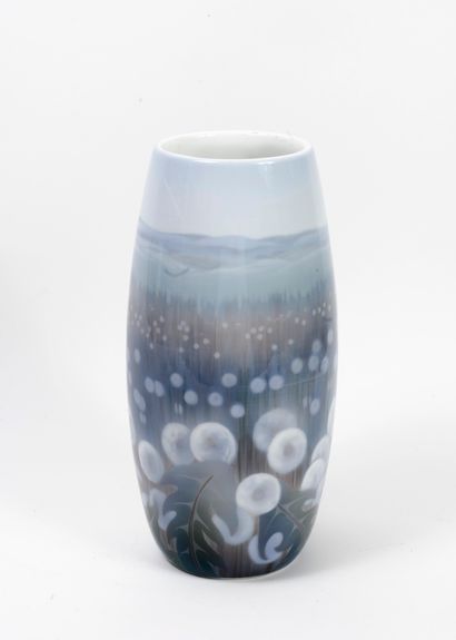 Jenny MEYER (1866-1927), Edition Royal Copenhague
Vase,...