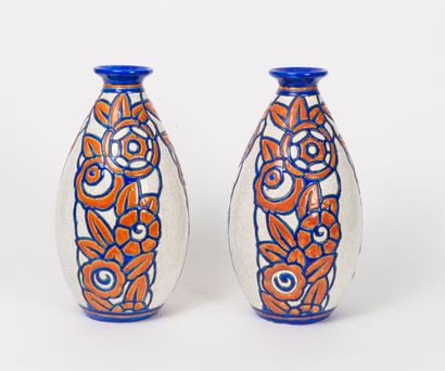 BOCH Frères, la Louvière,
Paire de vase ovoïde...
