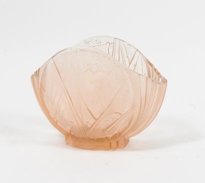 MULLER Frères, Lunéville
Vase de forme oblongue,...