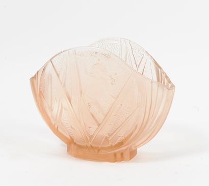 MULLER Frères, Lunéville
Vase de forme oblongue,...