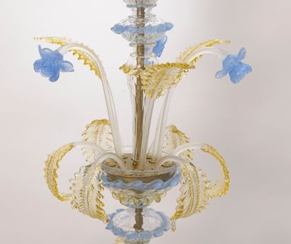 MURANO, XXème siècle
Glass chandelier with...