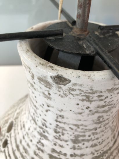 ACCOLAY
Important lamp circa 1960-70.

White...