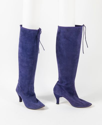 REPETTO
Paire de bottes en daim violet à...