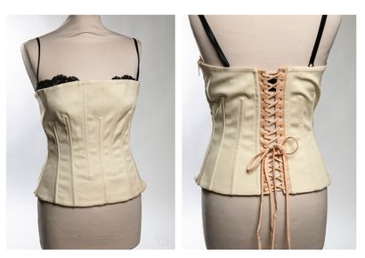 DOLCE & GABBANA
Bustier façon corset en mélange...