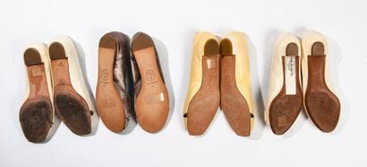 ASH, MOSCHINO, iXu
Lot comprenant quatre...