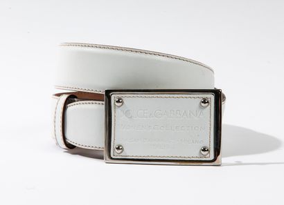 DOLCE & GABBANA
Ceinture en cuir lisse blanc,...