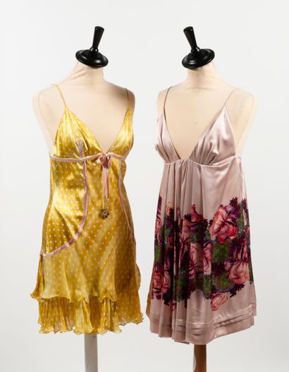 Roberto CAVALLI
Lot comprenant : 

- Robe...