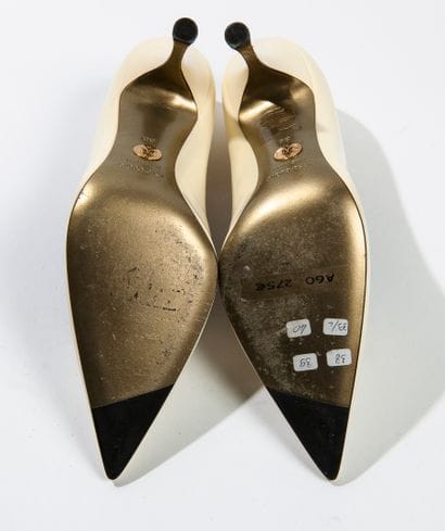DOLCE & GABBANA
Paire d'escarpins à bout...