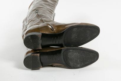 Sergio ROSSI
Paire de bottes en toile métallisée...