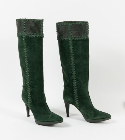 Sergio ROSSI
Paire de bottes en daim et cuir...