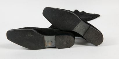 PARALLELE
Paire de cuissardes en daim noir...