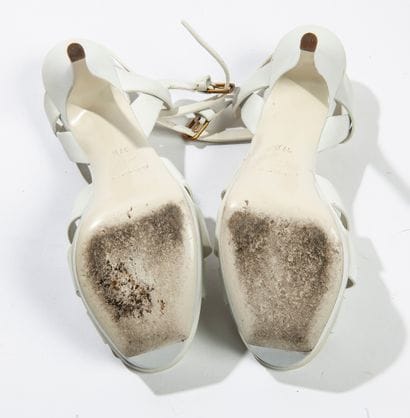 Yves SAINT LAURENT, Tribute
Paire de sandales...