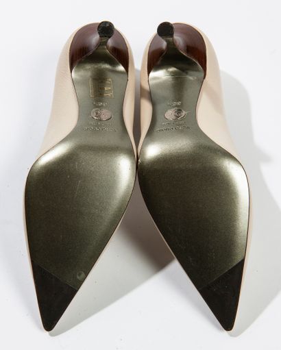 DOLCE & GABBANA
Paire d'escarpins à bout...