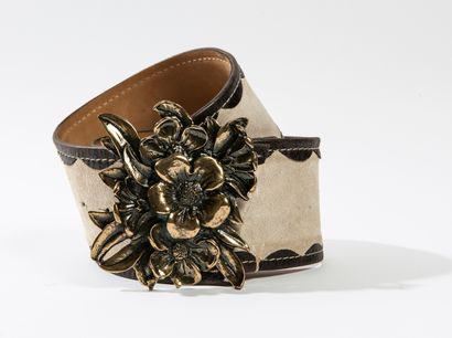 ETRO
Large ceinture en daim crème à bords...