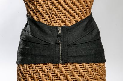Jean-Paul GAULTIER
Large ceinture façon corset...