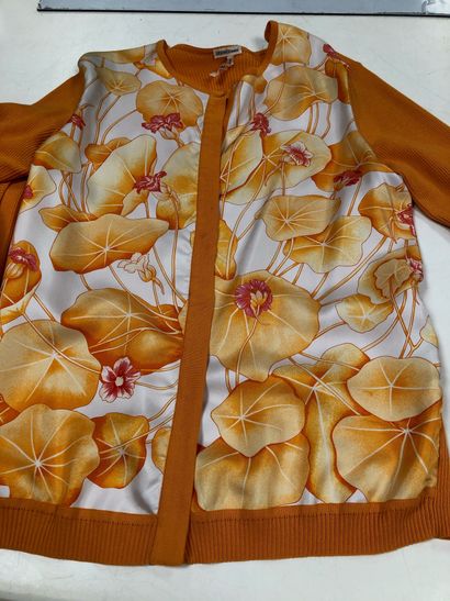 HERMES

Twin-set composed of a sleeveless...