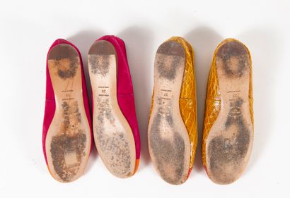 PRADA
Lot comprenant deux paires de ballerines...