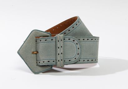 Frank NAMANI
Ceinture en daim bleu ciel perforé,...