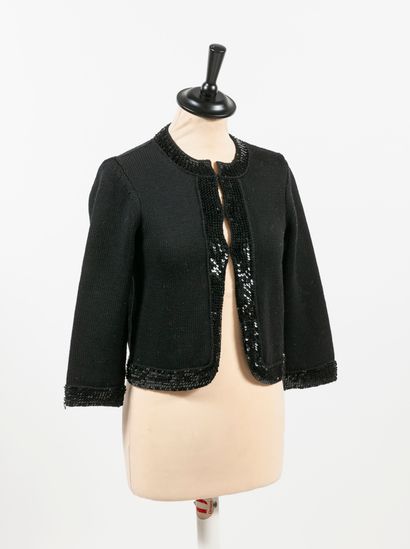 CHANEL
Short vest, three-quarter sleeves...