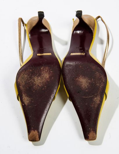 DOLCE & GABBANA
Paire d'escarpins à talon...