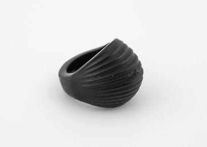 LALIQUE FRANCE
Black opaque glass ring. 

Signed....