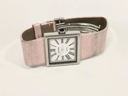 CHANEL
Ladies' wristwatch. 

Square steel...