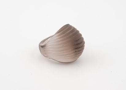 LALIQUE FRANCE
Grey smoked glass ring.

Signed....