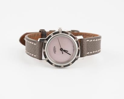 HERMES Paris
Ladies' wristwatch. 

Round...
