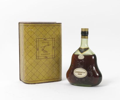 Hennessy
XO Cognac.

1 bottle.

Original...