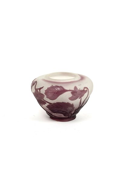 ÉTABLISSEMENTS GALLÉ
Small vase on heel with...