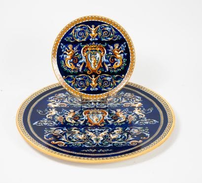 GIEN
Two circular earthenware dishes decorated...