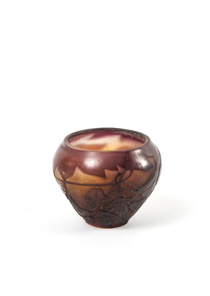 Etablissements GALLÉ
Small vase of top form...