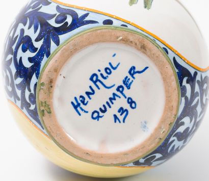 Lot comprenant :
Manufacture Henriot, Quimper:

-...