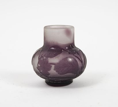 Etablissements GALLÉ
Small vase with rounded...