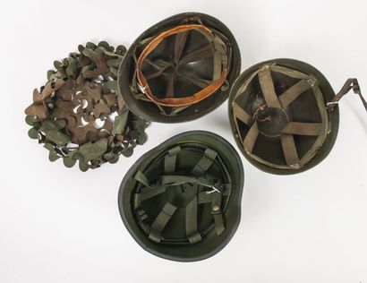 Lot :

- a liner dated 1962.

- a US liner.

-...