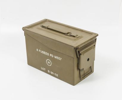 Ammunition box for 8 PD M557 fuses (empty).

Used...