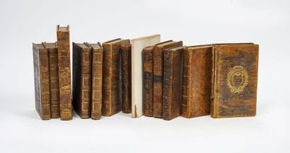 3 caisses de livres : 
- LOT of old books...