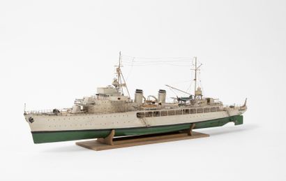 Model of the colonial aviso D'Entrecasteaux.

In...