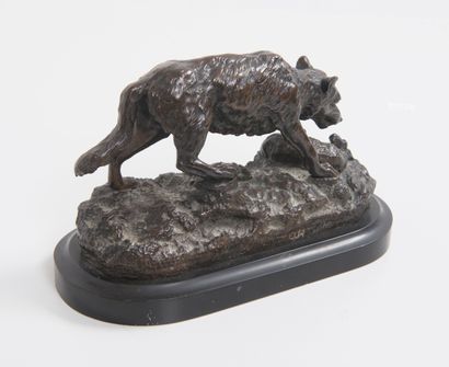 Loup attaquant un agneau. 

Epreuve en bronze...