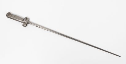 Baïonnette pour fusil LEBEL.

Matricule G15132.

Long....