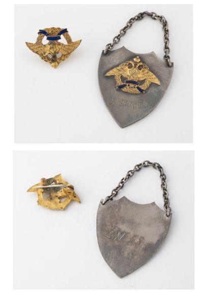 Petite broche à l'Aigle bicéphale en métal...