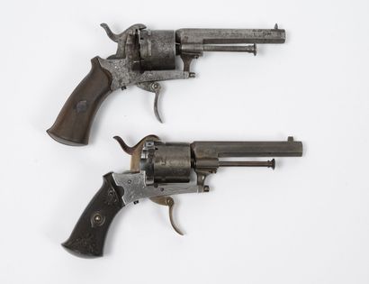 Deux revolvers à broche de système LEFAUCHEUX...