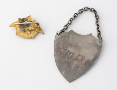 Petite broche à l'Aigle bicéphale en métal...