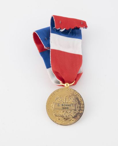 FRANCE,
Médaille d'Honneur du Travail en...