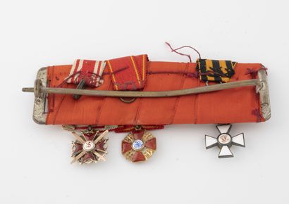 RUSSIE IMPERIALE,
Barrette en métal retenant...