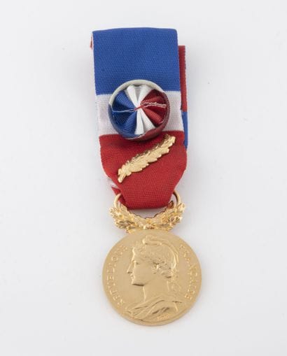 France
Médaille d'Honneur du Travail en or...