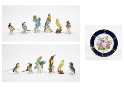 SÈVRES
White porcelain plate with polychrome...