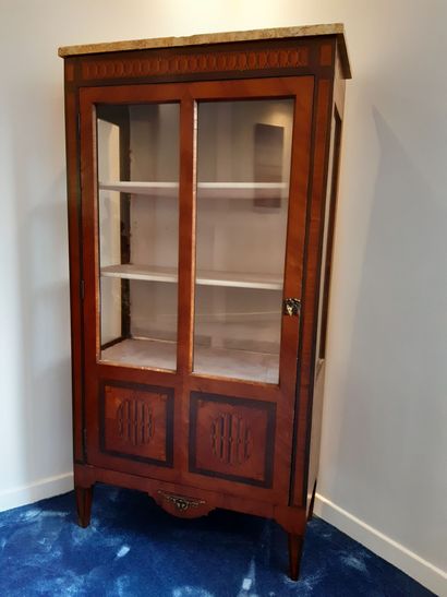 FRANCE, style Louis XVI, vers 1900

Rosewood...